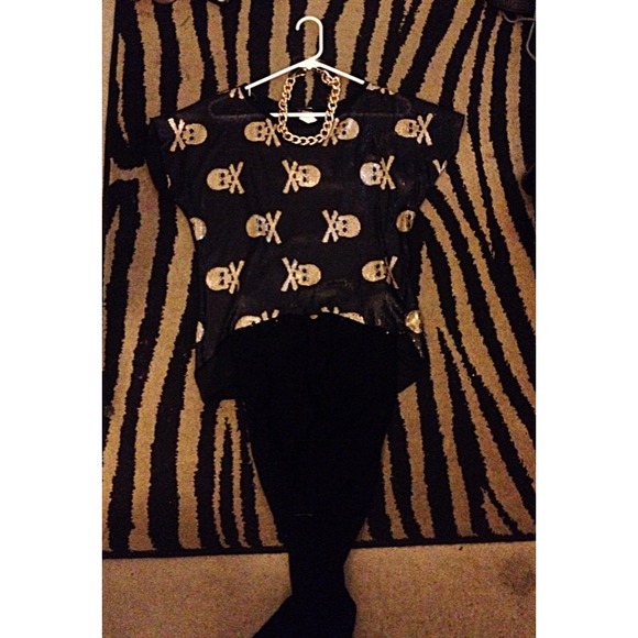 High and Low Skull Shirt💀