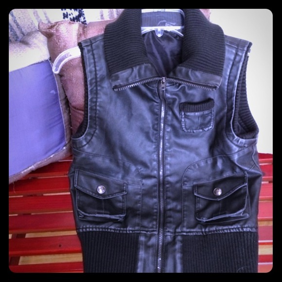 🚫sold🚫 leather vest