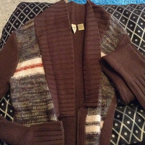 Buckle Sweater/Cardigan