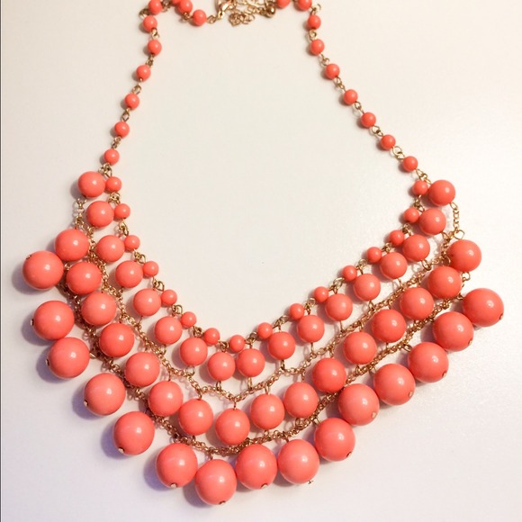 Jewelry - Coral beaded statement necklace