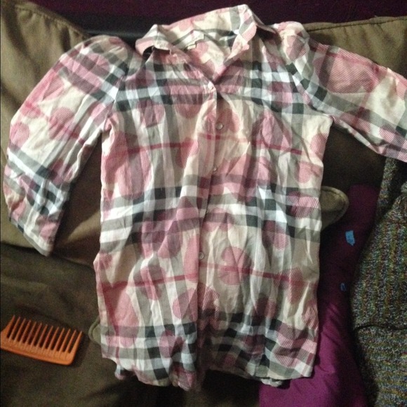 😲sold😲burberry shirt