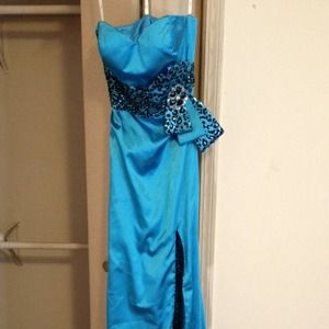 Riva Designs Prom Dress