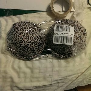 4 Victorias secret bras