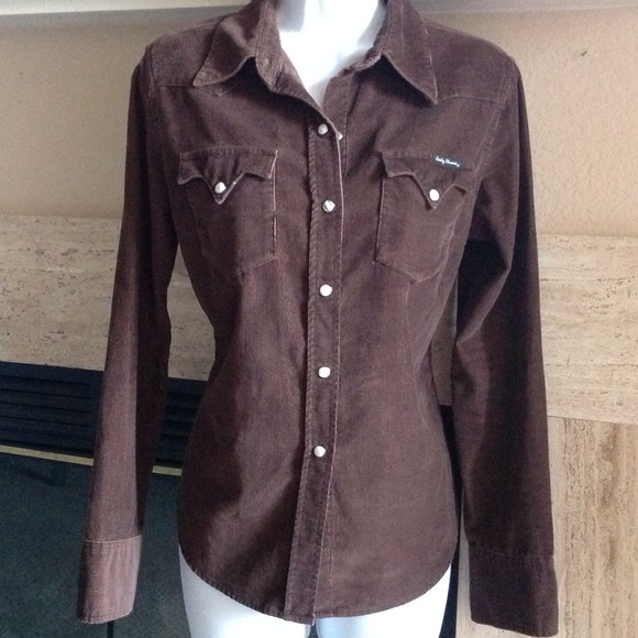 "Sold" Snap up shirt