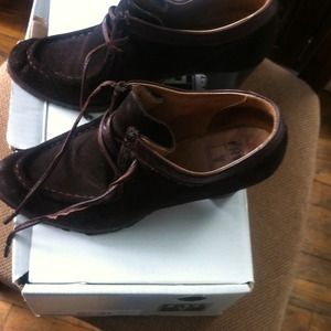 Frye boots , size 7.5 color brown use but great!