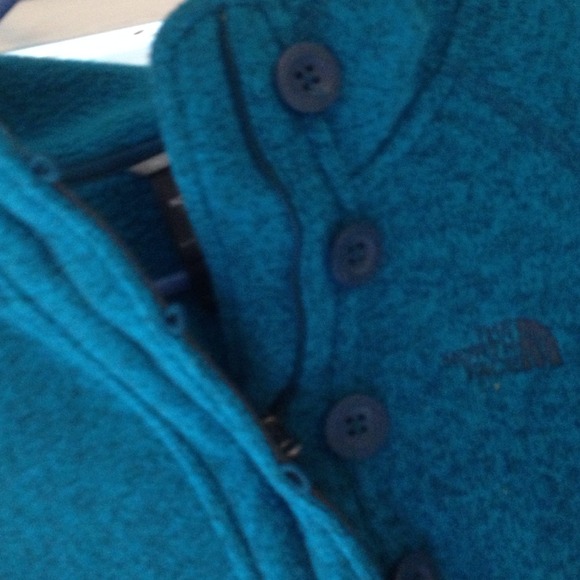 North face pull over - Picture 2 of 2