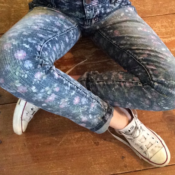 Mossimo Supply floral denim pants (size 11/fit 6) - Picture 1 of 4