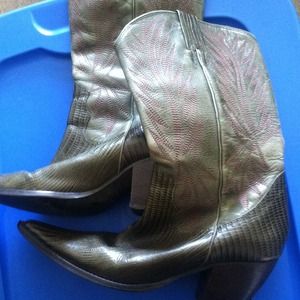 Penny Loves Kenny Boots