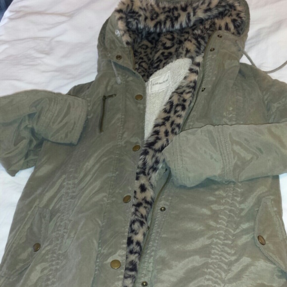 Coat - Picture 3 of 4