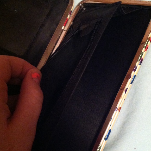 Wallet - Picture 4 of 4