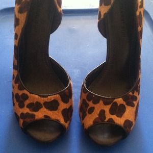 Gianni Bini leopard print calf hair heels