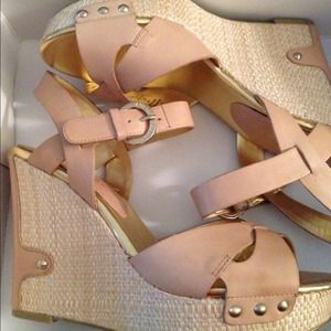 Gold/tan wedges