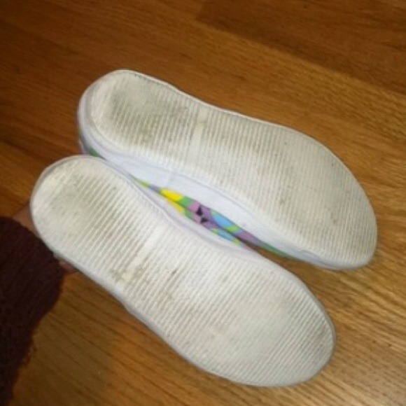 Patterned Shoes - Picture 3 of 3