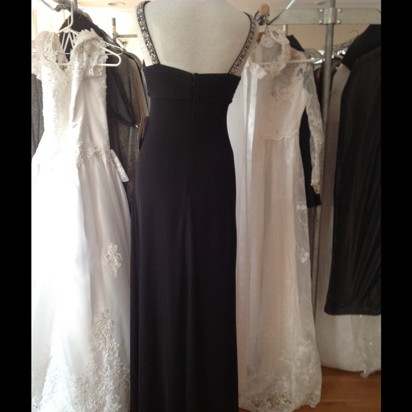 JS Boutique gown - Picture 3 of 4