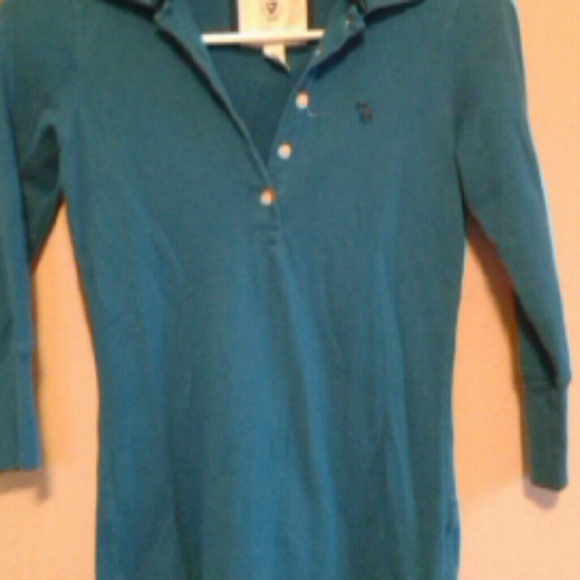 a&f turquoise polo. great condition.