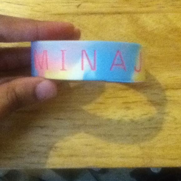 Bands - Picture 3 of 4