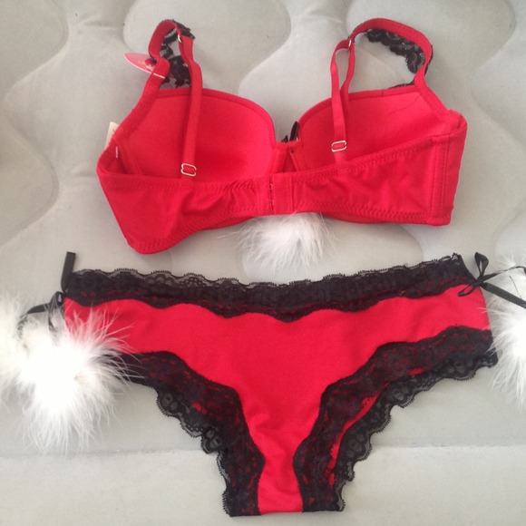 🔴CLEARANCE🔴NWT push up Bra Set - S/ 34A - Picture 3 of 3