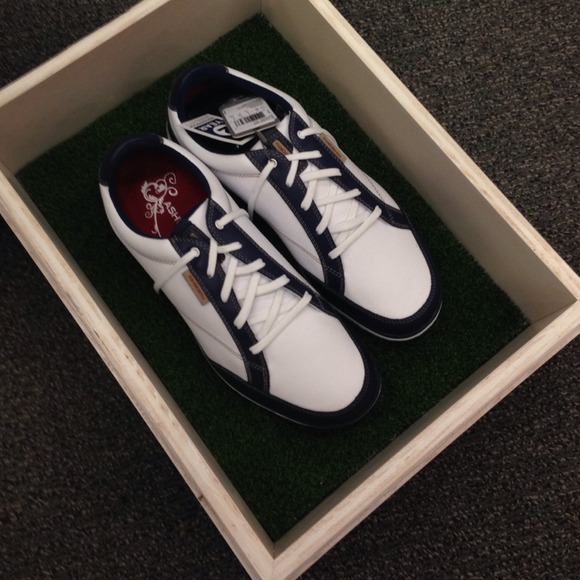 Men's 9.5 Ashworth golf shoes