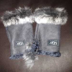 Grey Ugg fur mittens