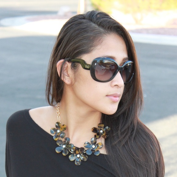 Flower Tortoise Necklace