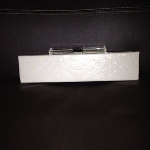 Kate Spade NY Farrah elegant fresh cream clutch