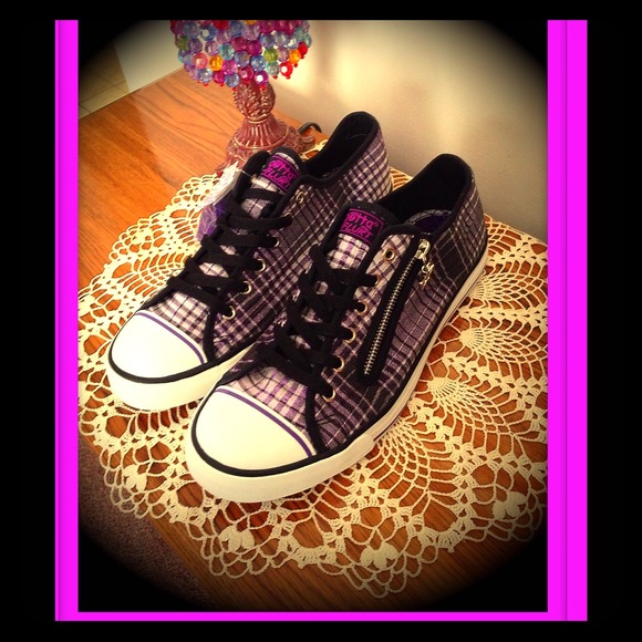 Gotta Flurt Shoes - *Hold* NWT ~ Gotta Flurt Kicks : Ladies Size 11