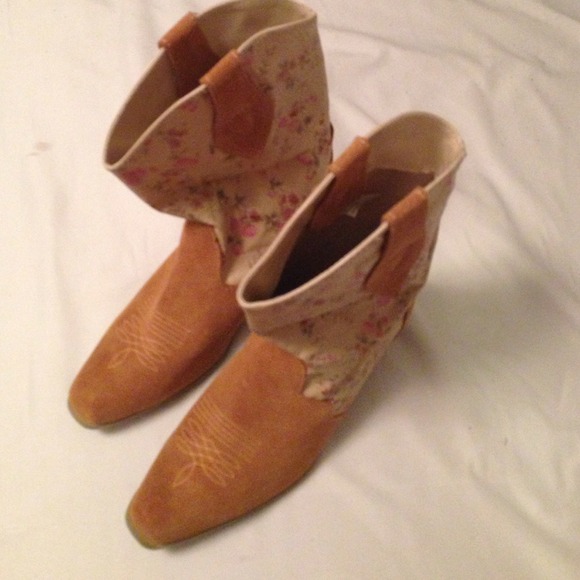 Woman's cowboy boots