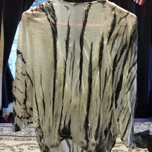 Top - Picture 4 of 4