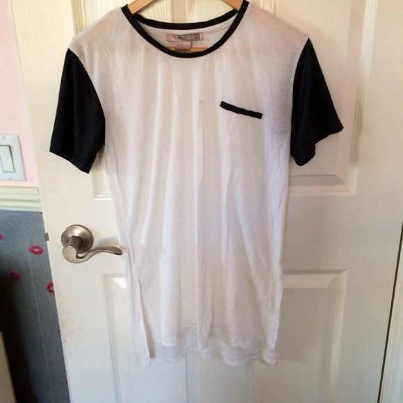 🚫SOLD🚫Loose Fit Tee With Leather Sleeves