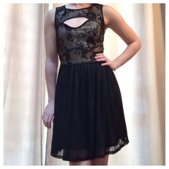 SOLD!! Black & Nude Cocktail Dress - Picture 2 of 3