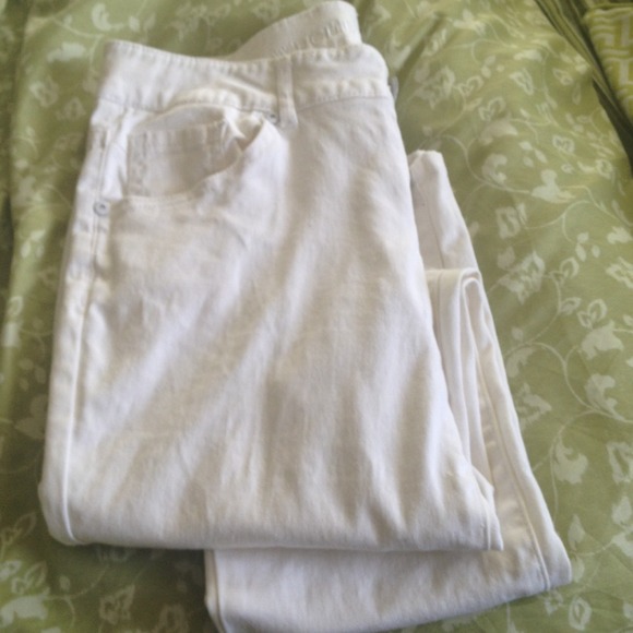 White skinny jeans