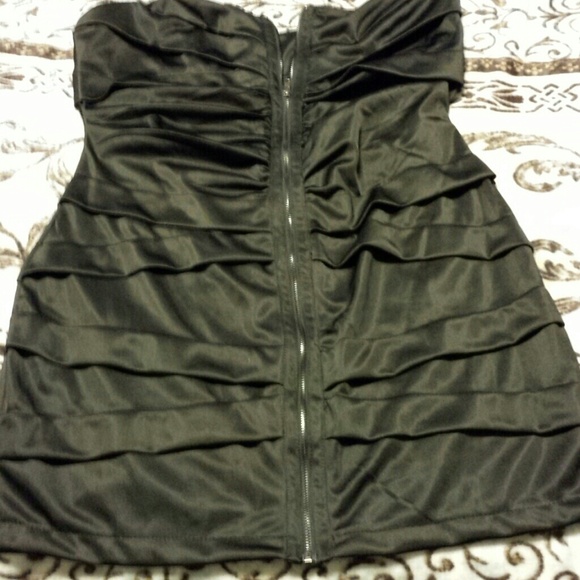 Dress - Picture 2 of 2