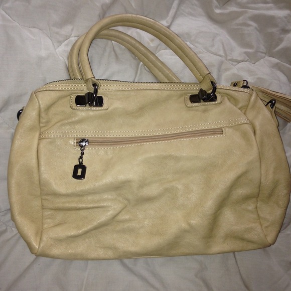 Beautiful Handbag 👜 - Picture 2 of 4