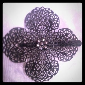 Filigree black metal crystal flower hair clip