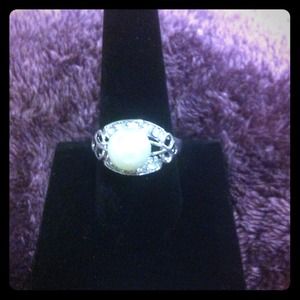 Fashion pearl ring