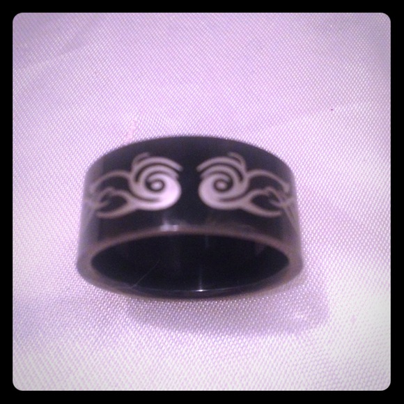 Tribal tungsten ring. Size 11.5