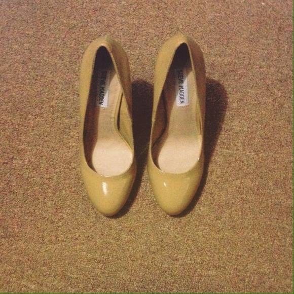 👑HOST PICK Nude pumps👑 - Picture 3 of 3