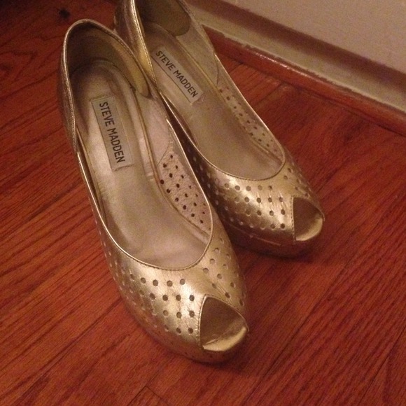Steve Madden gold shoes