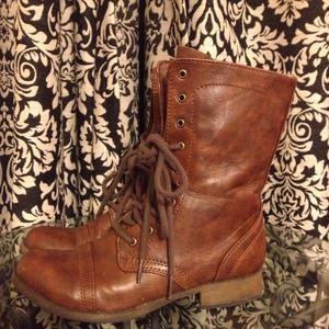 Combat boots size 6