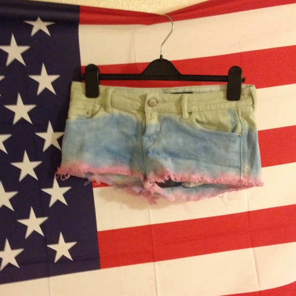 ombré style Urban Outfitters BDG shorts😻