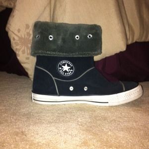 Fur Boot Converse! Excellent condition!
