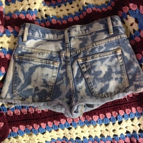 Cute high wasted "cheeky" shorts w/ rhinestones - Picture 2 of 2