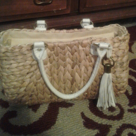Straw handbag