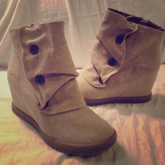 Blowfish button up booties(never worn!!!)