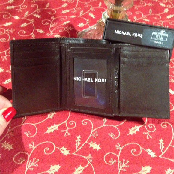 🚫SOLD🚫Michael Kors man wallet - Picture 3 of 4