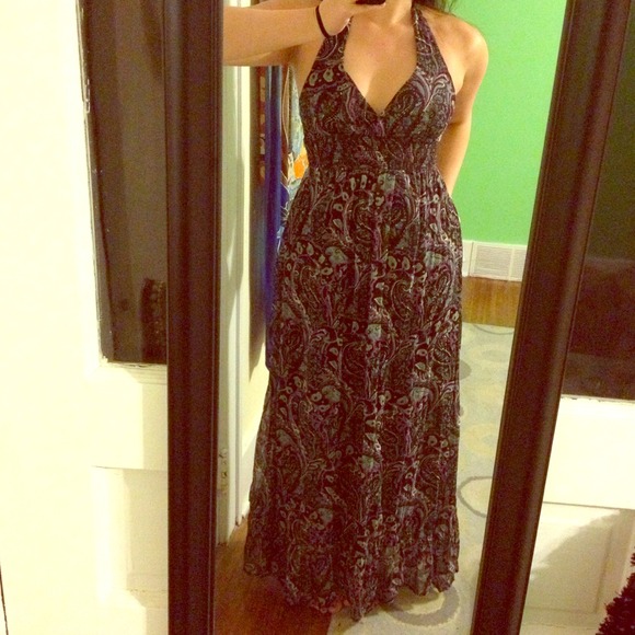 Dresses & Skirts - Lovely purple paisley maxi
