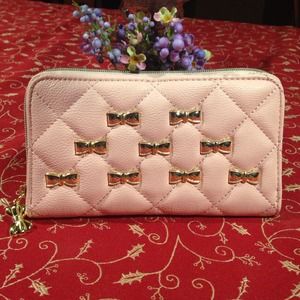 💥SOLD💥Betsey Johnson pink wallet .