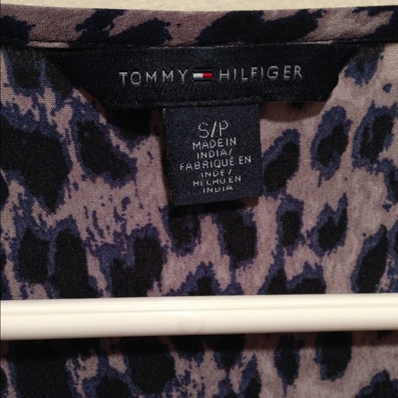 ❌Sold leopard blouse - Picture 4 of 4