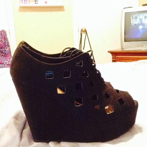 Lace up booties , 🙉 - Picture 3 of 3