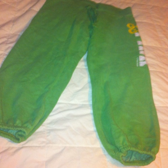 🔴SOLD🔴 Lime green VS Capri sweatpants - Picture 2 of 3